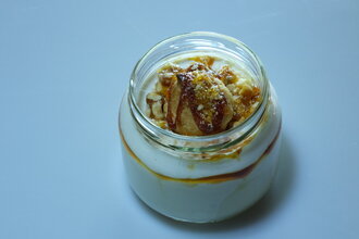 Karamelli Krokanlı Beyaz Profiterol görseli