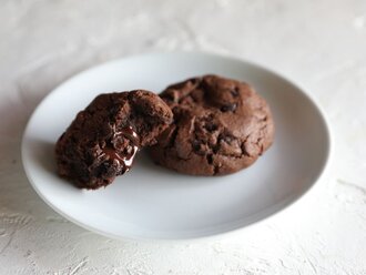 İçi Dolgulu Bitter Çikolatalı Cookie görseli