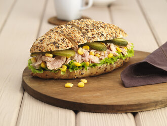 Ton Balıklı Sandviç Baget Ekmek görseli