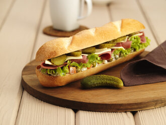 Dana Jambonlu Sandviç Baget Ekmek görseli