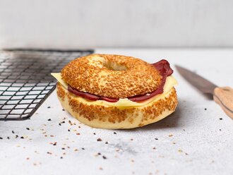 Füme Etli Bagel görseli