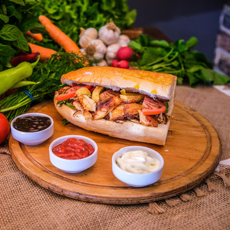 Ekmek Arası Tavuk Döner görseli