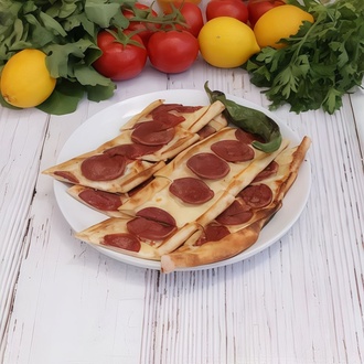 Sucuklu Kaşarlı Pide görseli