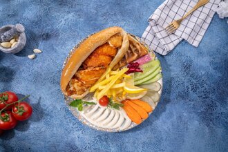 Ekmek Arası Tavuk Döner görseli