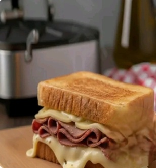 Dana Sucuklu Karışık Tost görseli