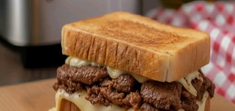 Kavurmalı Kaşarlı Tost görseli
