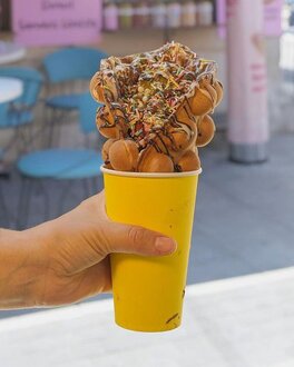 Nutella & Beyaz Çikolatalı Bardak Bubble Waffle görseli