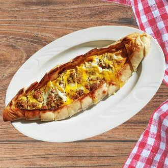 Kıymalı Yumurtalı Pide görseli
