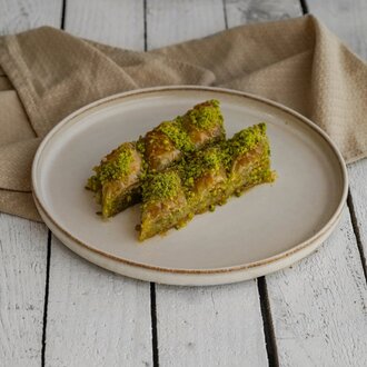 Fıstıklı Mekik Baklava görseli