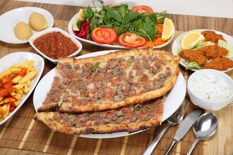Kuşbaşılı Pide görseli