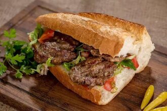 Ekmek Arası Köfte görseli