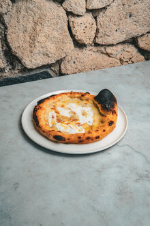 Dört Peynirli Pizza (Napoli) görseli