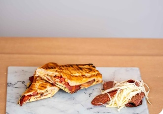 Baget Kaşarlı Tost görseli