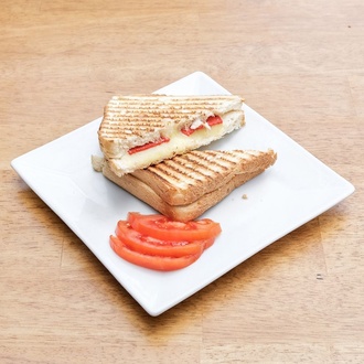 Sucuklu Kaşarlı Tost görseli