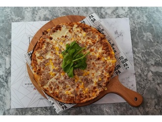 Ton Balıklı Pizza görseli
