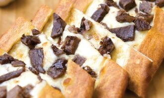 Kavurmalı Kaşarlı Pide görseli