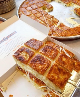 Kaşarlı Börek görseli
