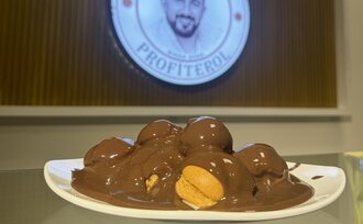 Siyah Çikolatalı Profiterol (15 Adet) görseli