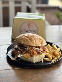 Tavuk Döner Burger görseli