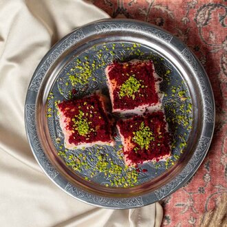 Çilekli Fıstıklı Soğuk Baklava (500 Gr.) görseli