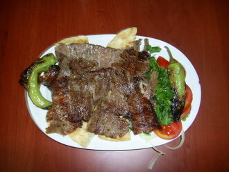 Pilav Üstü Döner görseli