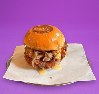 Crispy Honey Chicken Burger görseli
