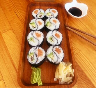 Yin Yang Avocado/almon görseli