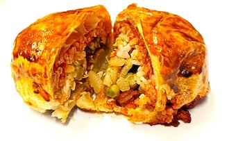 Pilav Bom Bom (Tavuklu Garnitürlü) görseli