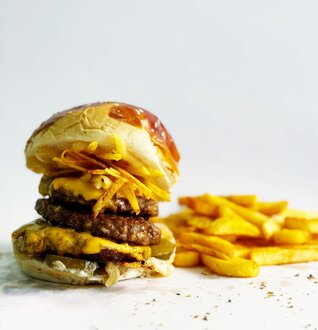 Triple Burger Menü görseli