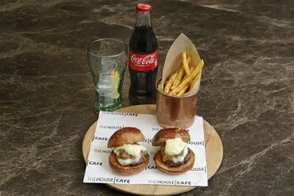 Mini The House Burger+ Patates Kızartması + Coca Cola Seçiminiz görseli