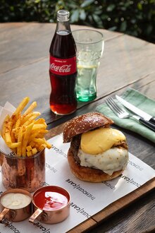 The House Burger + Patates Kızartması + Coca Cola Seçiminiz görseli