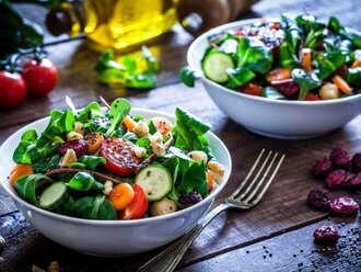 Bol Yeşillikli Zeytinyağlı Salata (250 Gr.) görseli