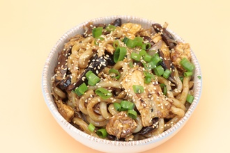 Korean Tavuklu Bulgogi Udon görseli