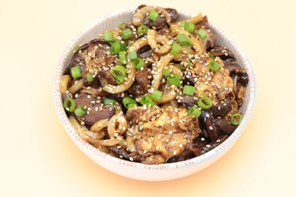 Korean Bulgogi Dana Etli Udon görseli