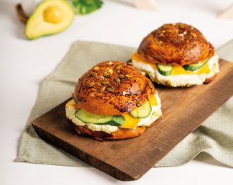 3 Peynirli Avokadolu Açma Sandviç görseli