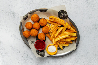 Kızarmış Mac & Cheese görseli