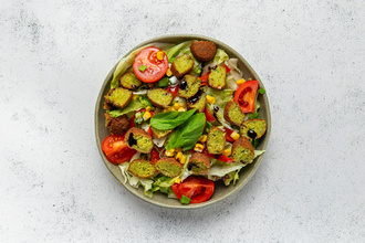 Falafel Salata görseli