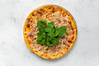 Ton Balıklı Pizza görseli