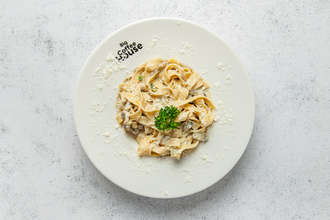 Fettuccine Alfredo görseli