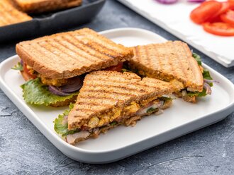 Piliç Fümeli Tost görseli