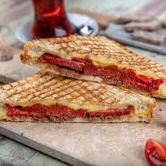 Sucuklu Kaşarlı Tost görseli