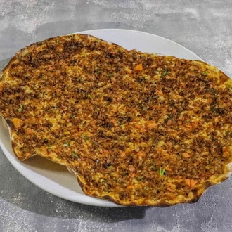 İnce Hamurlu Eti Bol Özel Yöresel Kilis Nar Ekşili Cevizli Lahmacun görseli