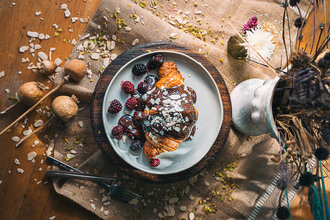 Orman Meyveli Kremalı Kruvasan görseli