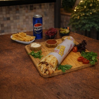 Pide Ekmeğine Tavuk Döner görseli