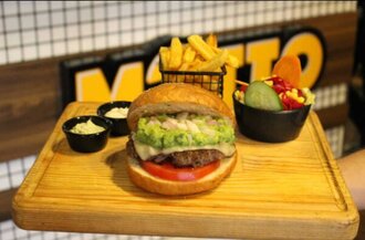 Motto Hawai Burger görseli