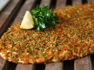 Lahmacun görseli