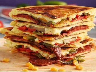 Küflü Peynirli Karışık Tost görseli