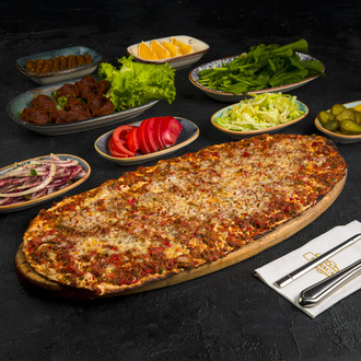 Kaşarlı Lahmacun görseli