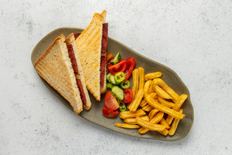 Sucuklu Tost görseli