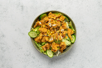 Çıtır Tavuklu Salata görseli